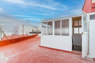 Casa en La Banda - Campo de Fútbol. Increible casa con garaje y azotea