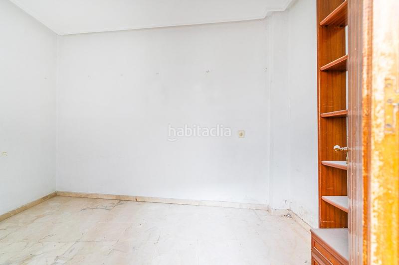 Foto e8f5a839-b10f-4acb-bcc3-5de6154850fc. Casa increible casa con garaje y azotea en La Banda - Campo de Fútbol Chiclana de la Frontera