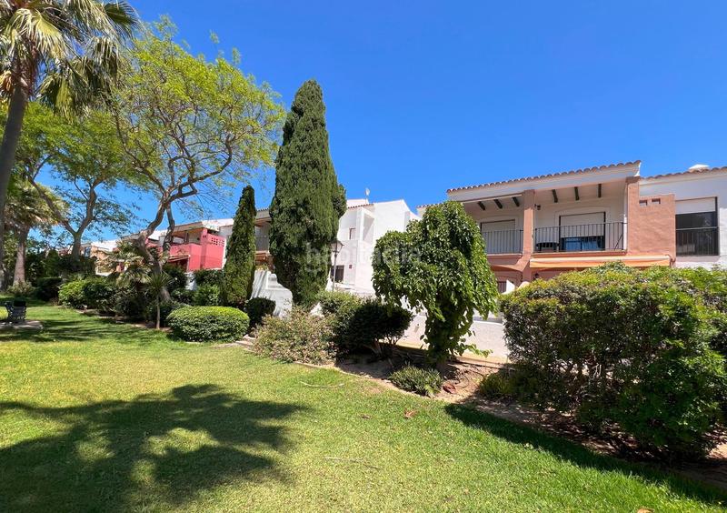 Foto 7a723ca5-bf20-44e0-8299-9bb81029dc95. Apartament amb aparcament piscina a La Barrosa Chiclana de la Frontera