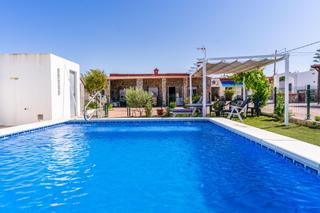 Xalet en Los Franceses - La Vega. Chalet mas apartamento zona marquesado en parcela segregada con