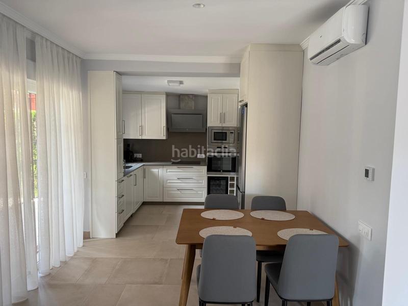 Foto 612491b8-821d-4c3b-8dbc-f487e8a63a66. Maison jumelée avec chauffage piscine dans Novo Sancti Petri Chiclana de la Frontera