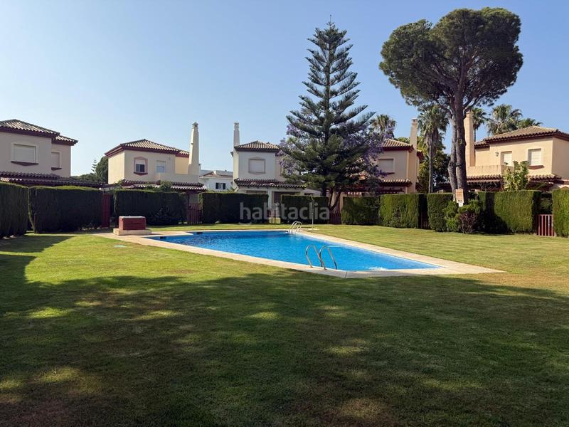 Foto 9c18ae15-4812-49c6-b223-2bc2bbab3704. Casa adossada amb calefacció piscina a Novo Sancti Petri Chiclana de la Frontera