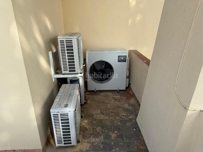 Foto b4ce01b9-41b4-4407-b72e-2ce9c77c4fb3. Casa adossada amb calefacció piscina a Novo Sancti Petri Chiclana de la Frontera