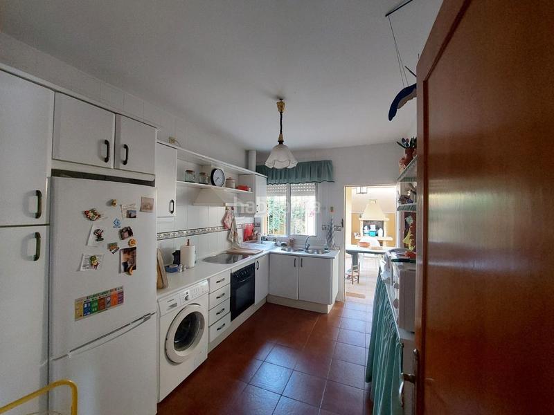 Foto 2e566592-24a3-4bd8-a7f8-d865c1fe8208. Chalet con parcheggio piscina in Las Lagunas - Campano Chiclana de la Frontera