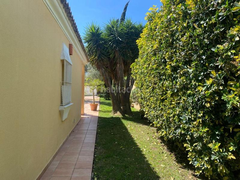 Foto 8458d740-e3f6-4276-870f-5eefa60a8847. Chalet con parcheggio piscina in Las Lagunas - Campano Chiclana de la Frontera