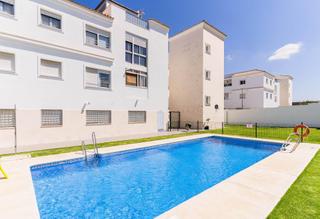 Piso en La Banda - Campo de Fútbol. Vivienda en urbanización con piscina en el nucleo urbano