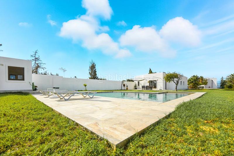 Foto 0a704c78-03c2-40be-ac3f-2184b94930a7. Chalet increible chalet con piscina y amplia parcela en hozanejos en Chiclana de la Frontera