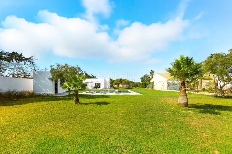 Foto 410df00a-c9ab-4cba-89d0-916313e5853e. Chalet increible chalet con piscina y amplia parcela en hozanejos en Chiclana de la Frontera
