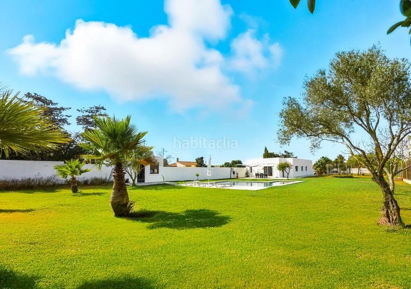 Foto 596d4034-7b22-4f7d-a361-c77ff96b8f0c. Chalet increible chalet con piscina y amplia parcela en hozanejos en Chiclana de la Frontera