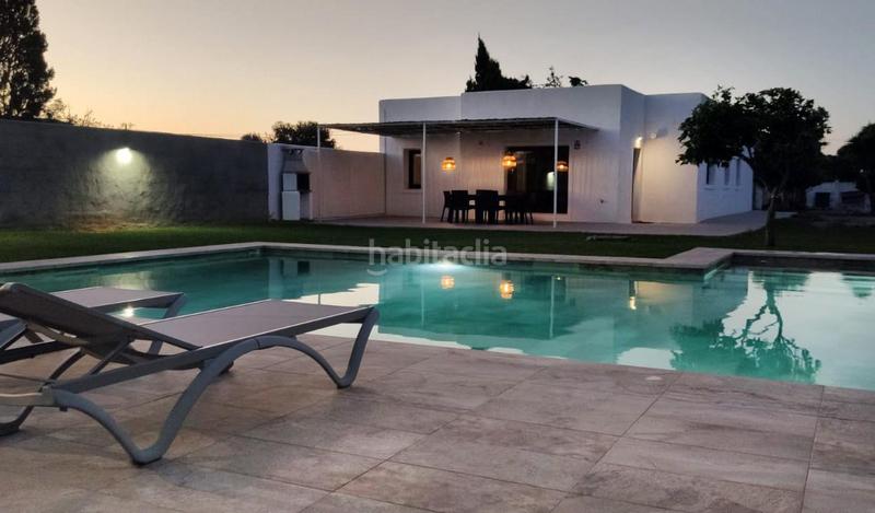 Foto ff92a319-3735-424b-9394-1b06d1c19017. Chalet increible chalet con piscina y amplia parcela en hozanejos en Chiclana de la Frontera