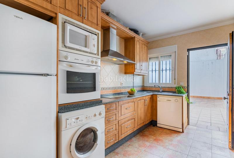 Foto 23624e59-e59b-4ec4-992f-862d7e7c6449. Casa increible casa en el mayorazgo con amplio garaje y patio privado en Chiclana de la Frontera