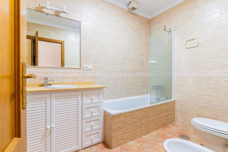 Foto 818a95da-91d2-43ff-8acc-123a97996314. Casa increible casa en el mayorazgo con amplio garaje y patio privado en Chiclana de la Frontera