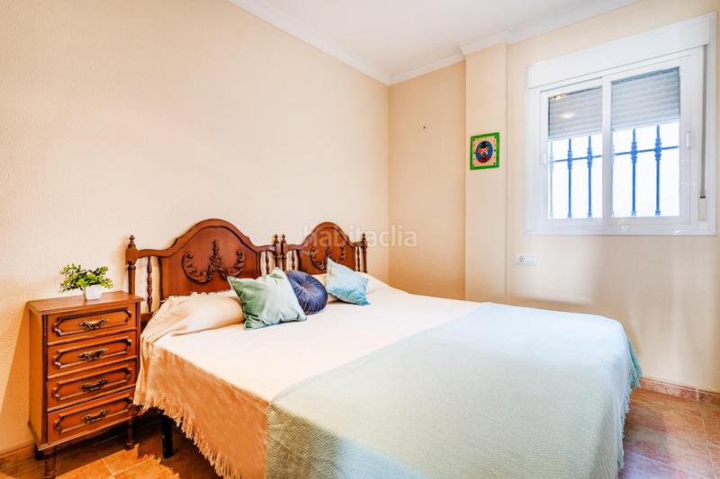 Foto 969af03c-4ac4-4289-b2e4-77147ba89668. Casa increible casa en el mayorazgo con amplio garaje y patio privado en Chiclana de la Frontera