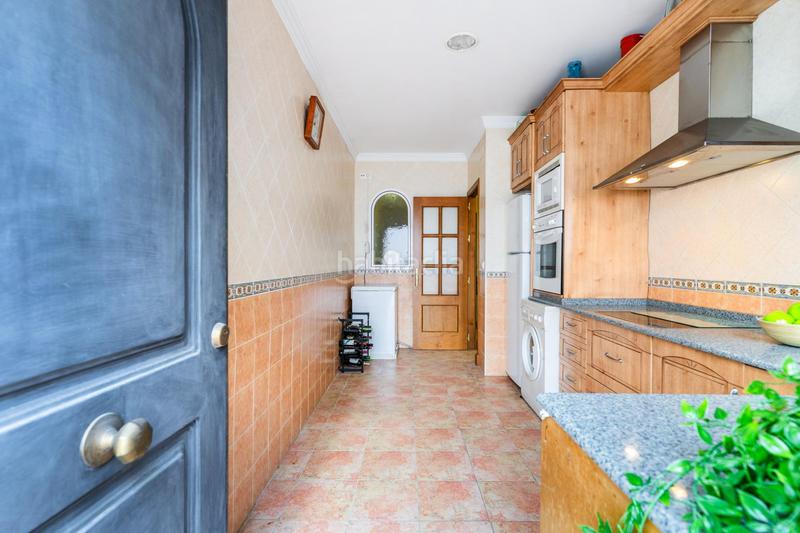 Foto ac1ea2ac-da53-4ec2-8663-f25d425e6cca. Casa increible casa en el mayorazgo con amplio garaje y patio privado en Chiclana de la Frontera