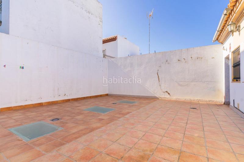 Foto adf18924-b614-4de8-8f18-b3803196ba1f. Casa increible casa en el mayorazgo con amplio garaje y patio privado en Chiclana de la Frontera