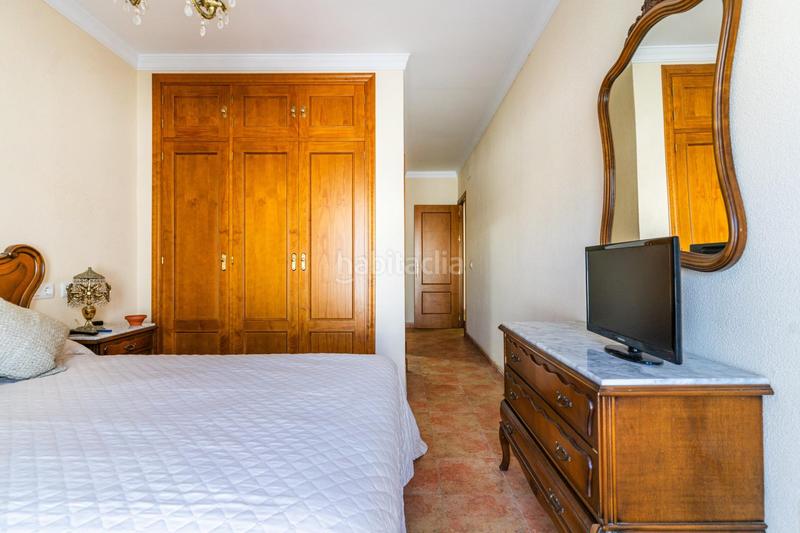 Foto cacc492f-6a57-4fa4-b021-aa6a39383fcc. Casa increible casa en el mayorazgo con amplio garaje y patio privado en Chiclana de la Frontera