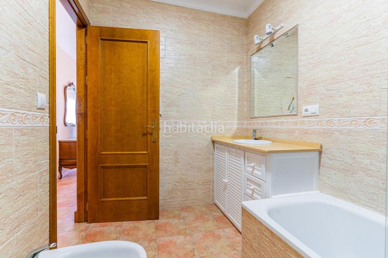 Foto e3d5542f-94f9-4adf-93aa-7ed7ae779d55. Casa increible casa en el mayorazgo con amplio garaje y patio privado en Chiclana de la Frontera