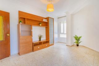 Appartement à La Banda - Campo de Fútbol. Oportunidad en la avenida la libertad con tres dormitorios