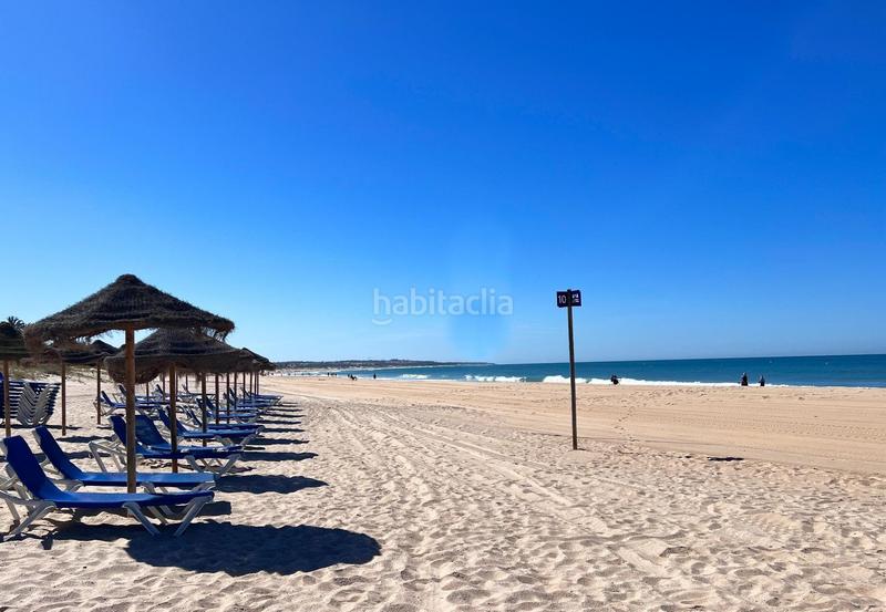 Foto e59a4aa2-780a-4b71-b900-535bdfe2a580. Xalet amb aparcament a La Barrosa Chiclana de la Frontera