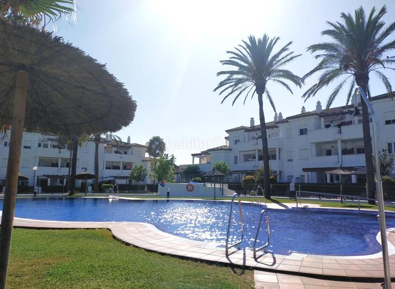 Foto a6fe24d5-b5a6-48ec-9681-6c3cc8145763. Appartement in conjunto residencial taymar in La Barrosa Chiclana de la Frontera