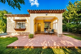Chalet en Pelagatos - Pago del Humo. Increible finca con dos viviendas y piscina en 8.320m2