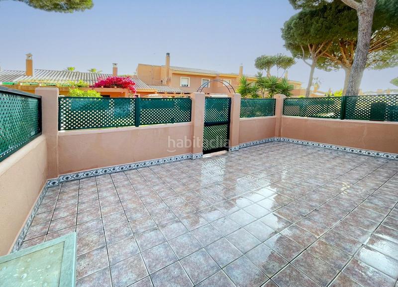 Foto 1dd8ce76-7022-492a-a6c9-bd21f41eeb5c. Casa adossada amb piscina a La Barrosa Chiclana de la Frontera