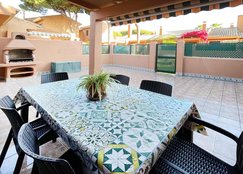 Foto 738c79f4-212e-4e94-8f91-428bfc27a57a. Casa adossada amb piscina a La Barrosa Chiclana de la Frontera