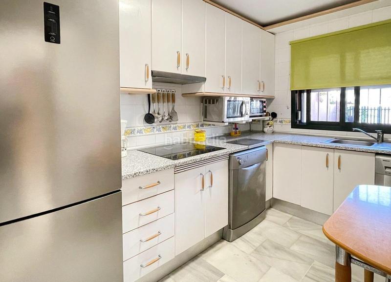 Foto 8d140d15-77e6-4eff-b5fc-eae3e062c22f. Casa adossada amb piscina a La Barrosa Chiclana de la Frontera