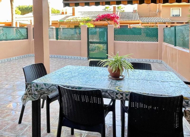 Foto a2ad23bc-02dc-4417-9439-b87e60b39f83. Casa adossada amb piscina a La Barrosa Chiclana de la Frontera