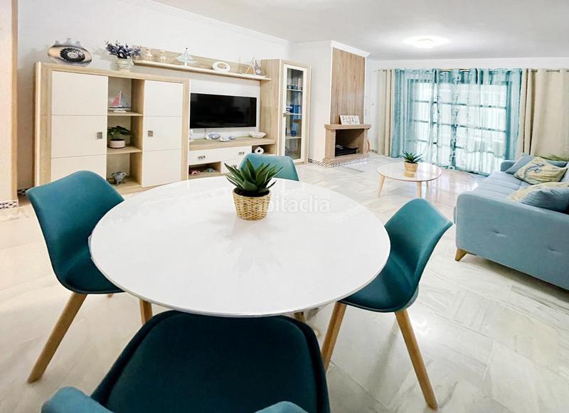 Foto b4bf3e93-1c58-48c2-903c-754d1f9b1202. Casa adossada amb piscina a La Barrosa Chiclana de la Frontera