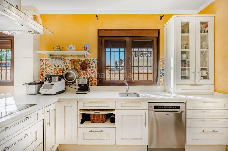 Foto c6c32313-a9e0-4939-8926-e0276df0b566. Xalet amb aparcament piscina a Núcleo urbano Chiclana de la Frontera