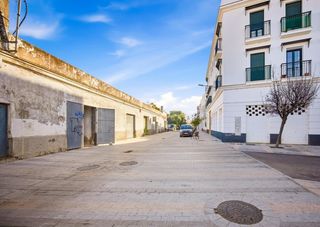 Business premise in Núcleo urbano. Nave  local comercial en pleno centro de chiclana