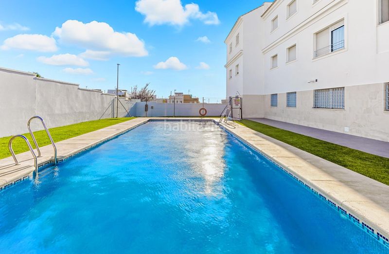 Foto 42663460-b2b9-4772-8e1d-ce5906c5b82d. Pis amb aparcament piscina a La Banda - Campo de Fútbol Chiclana de la Frontera