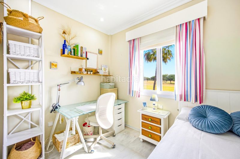 Foto 8d9cc6a5-6917-46d6-b0c2-1db835633990. Apartament amb aparcament piscina a Novo Sancti Petri Chiclana de la Frontera