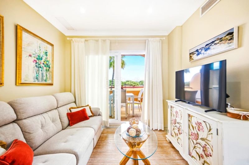 Foto b20bee13-31e4-4694-923c-13cb9dbc38e9. Apartament amb aparcament piscina a Novo Sancti Petri Chiclana de la Frontera