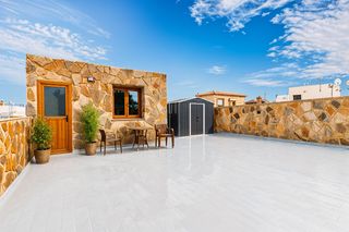 Casa en La Banda - Campo de Fútbol. Espectacular vivienda con garaje y azotea