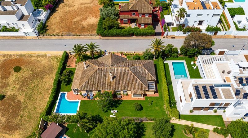 Foto 03a19fd8-fcf2-463f-94df-1fed7c0fc169. Xalet amb calefacció aparcament piscina a Novo Sancti Petri Chiclana de la Frontera