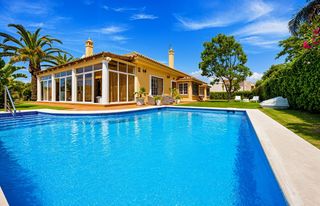 Chalet en Novo Sancti Petri. Exclusiva villa de lujo en el corazón de novo sancti petri
