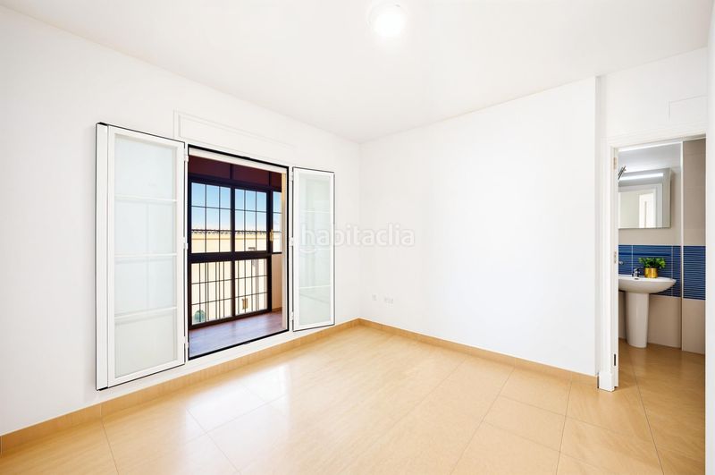 Foto 093520f5-8ff1-4f00-852d-54ab9e1d0520. Casa adossada amb calefacció aparcament a Núcleo urbano Chiclana de la Frontera