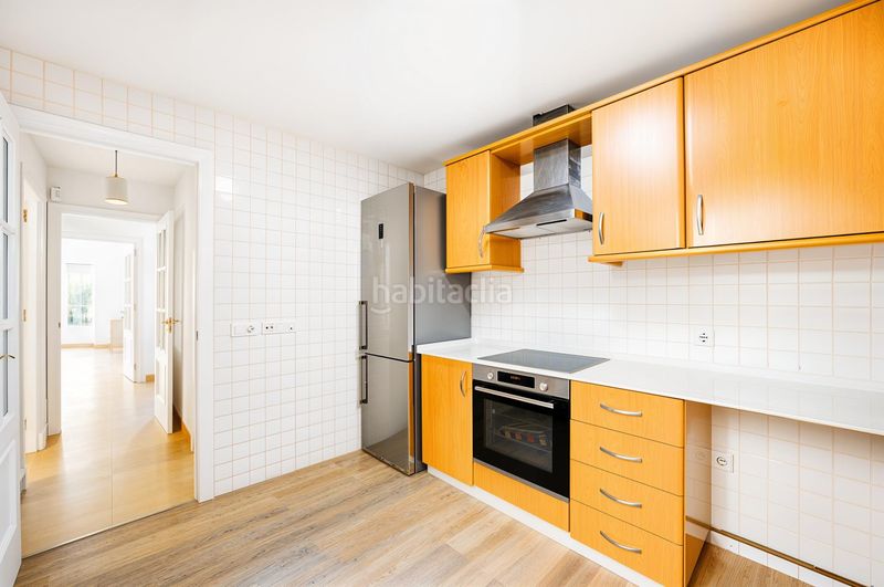 Foto cbd85596-1555-4313-a1ff-cb72a621e63c. Casa adossada amb calefacció aparcament a Núcleo urbano Chiclana de la Frontera