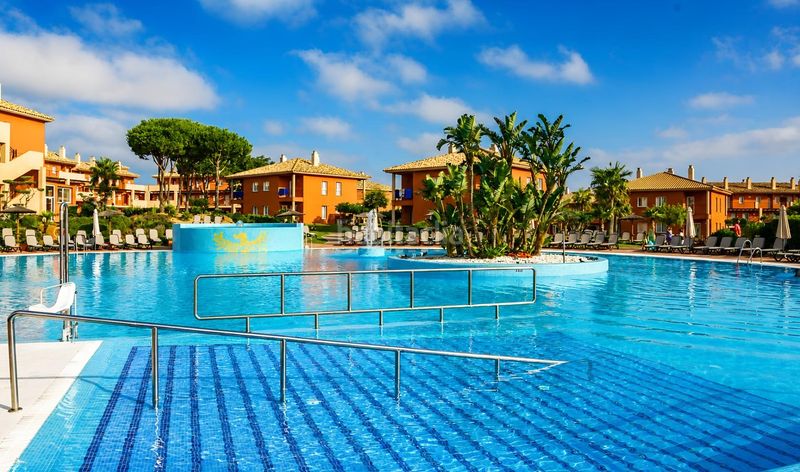Foto b91c7166-9008-4beb-ae49-c5dc29ea2fef. Apartament amb aparcament piscina a Novo Sancti Petri Chiclana de la Frontera