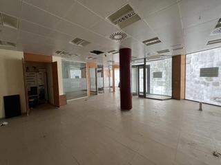 Lloguer Local Comercial a Las Flores. Local com. en alquiler en pueblo, 4 despachos.
