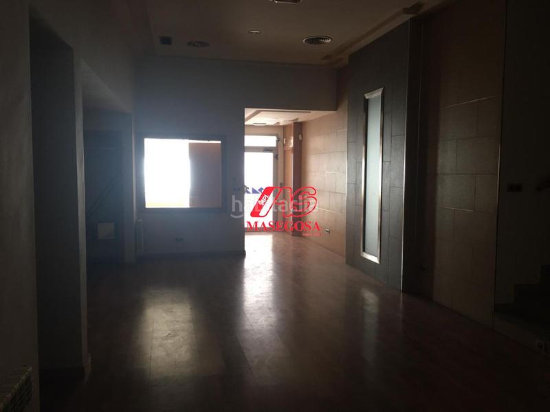 Foto 9010550d-d384-420e-8efa-1e0867660fc6. Local comercial local com. en venta en centro, 3 despachos. en Maracena