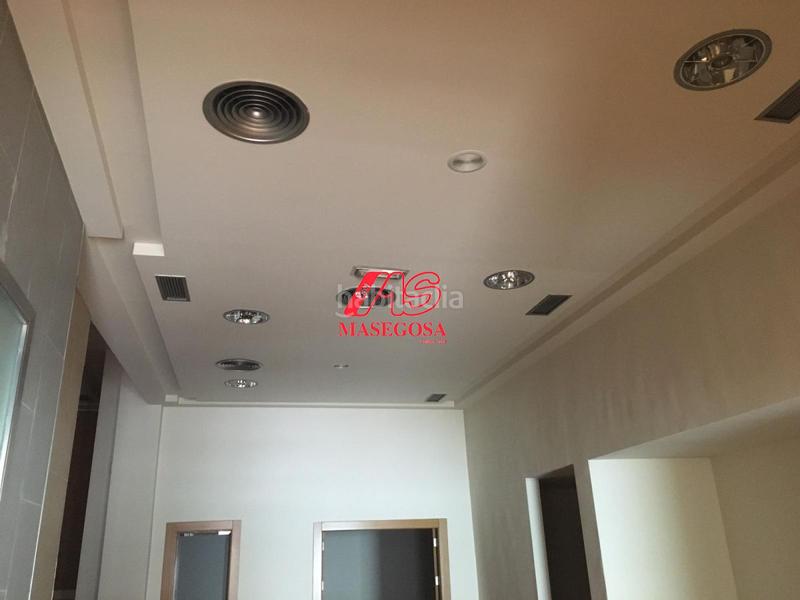 Foto ef5f088d-0d60-461c-9749-3bfa5a08f60c. Local comercial local com. en venta en centro, 3 despachos. en Maracena