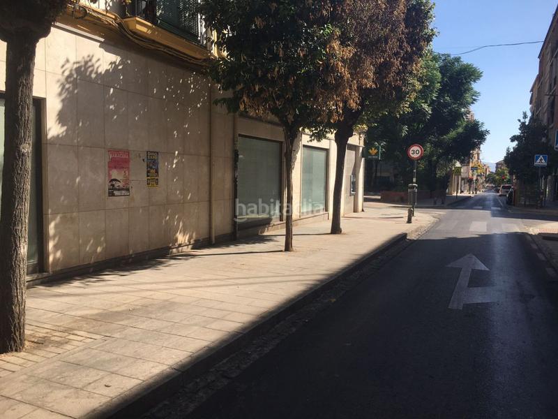Foto 0a2a01e8-54d1-4fce-8ad0-6ef55c419952. Local comercial en calle sagrada familia 9 local com. en venta en la chana. en Granada