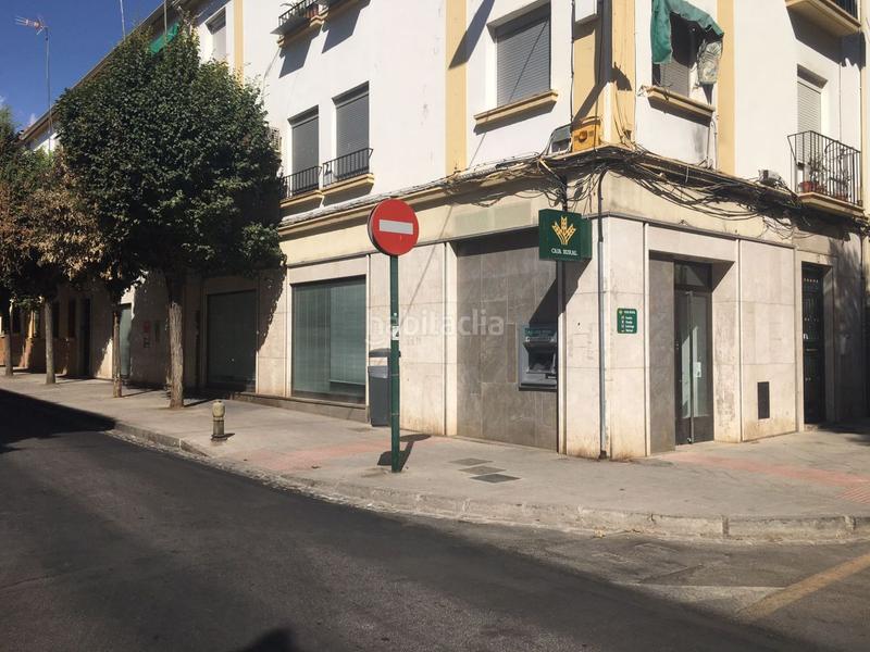 Foto 2faba2ea-021f-42d2-ab7e-38bc8aa19633. Local comercial en calle sagrada familia 9 local com. en venta en la chana. en Granada