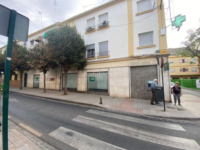Foto bf6a9457-eb86-4107-a4d7-dbe89005de05. Local comercial en calle sagrada familia 9 local com. en venta en la chana. en Granada