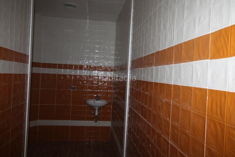Foto b0c49da9-bbfa-44a8-8b05-19e2cd86e34b. Local comercial a madrid 58 a Barrio de la Vega Monachil