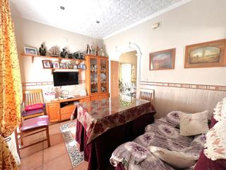Masia a Isla Cristina. Casa de una sola planta ,reformada ,con patio privado y azotea p