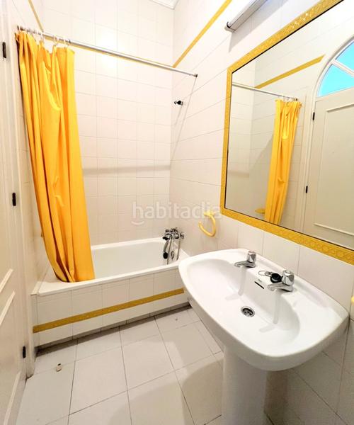 Foto f7b449ee-5c51-4958-9e31-52611cbce035. Masía en del prado 32 casa señorialúnica en el centro , todo exterior, con patio de 28 metros y a sólo 15 min de la playa en Isla Cristina